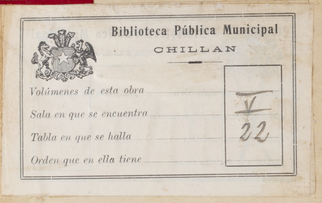 Sello que identifica propietario del libro, y su ubicación dentro de la estantería.